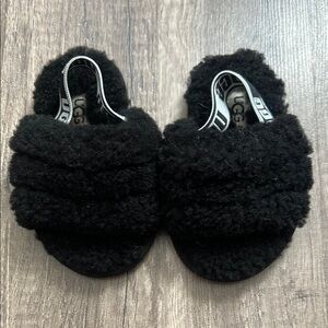 Baby UGG Black Slippers with Plush Upper and Open-Toe Design